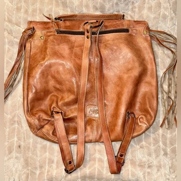 BEAUTIFUL Genuine Leather Backpack Purse With Fringe - Picture 4 of 9